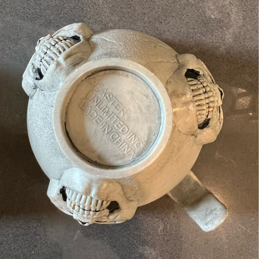 2 Skull Cups - Picture 6 of 10